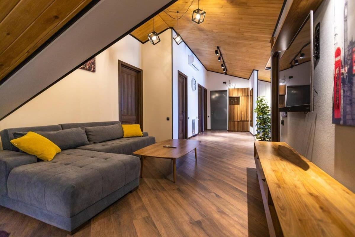 3Br Apt W Huge Terrace & Magnificent Views Tbilisi Luaran gambar